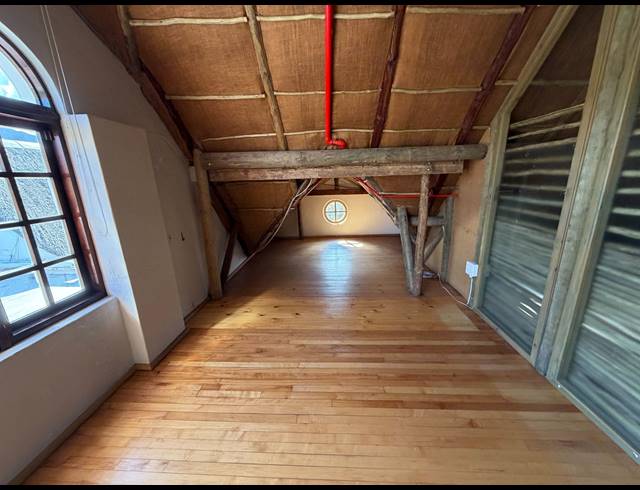 106.60M² BUILDING TO LET IN KENILWORTH